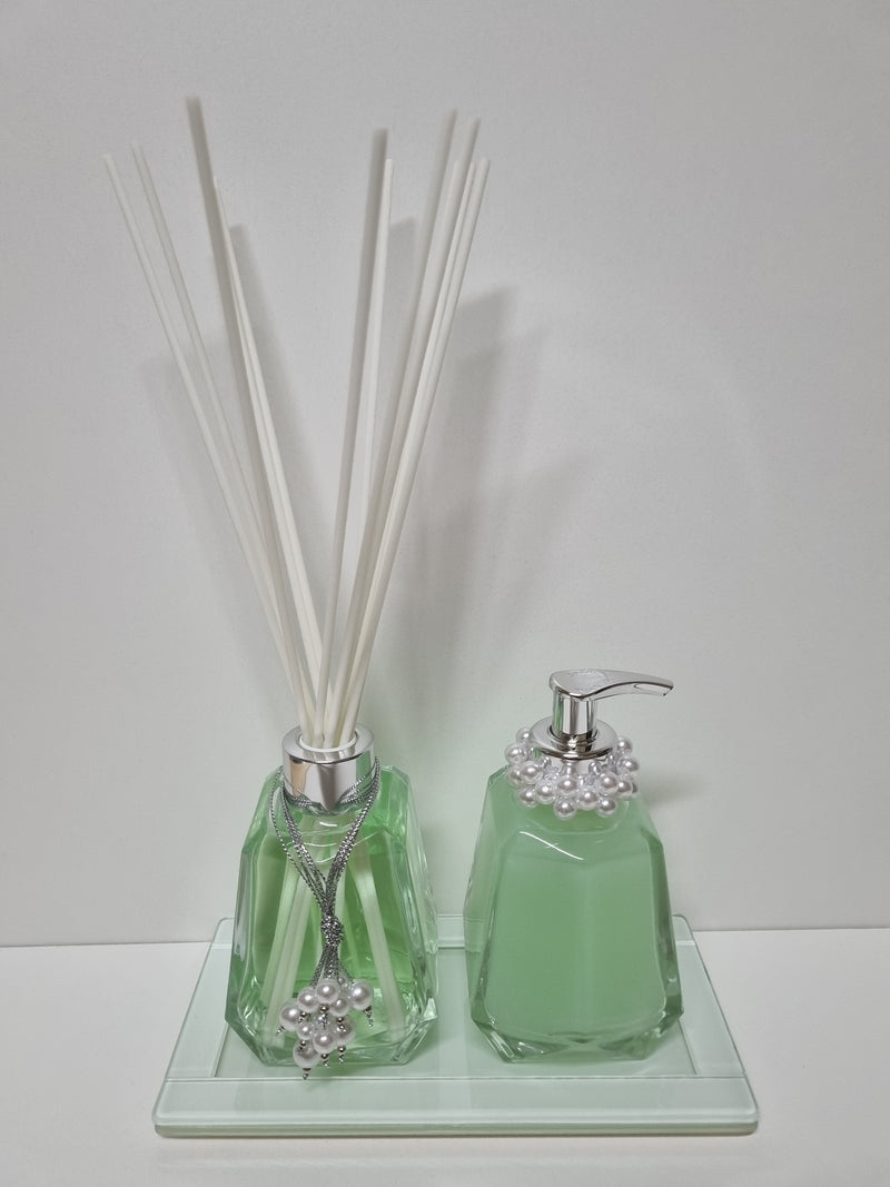 Kit Aromatizador de Ambiente e Saboneteira Boris 200ml + Essência